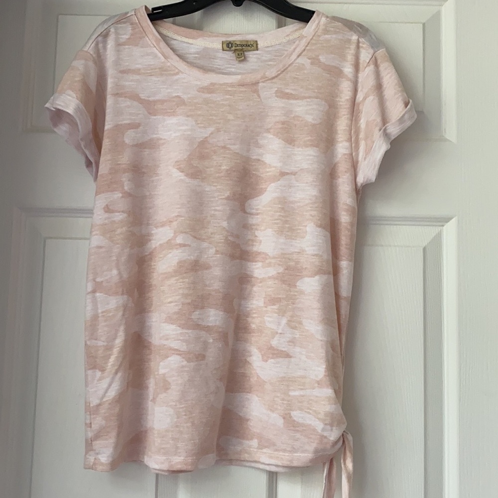 Blush camo side tie tee